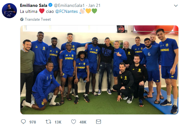 Эмилиано Сала с игроками команды "Нант". Twitter